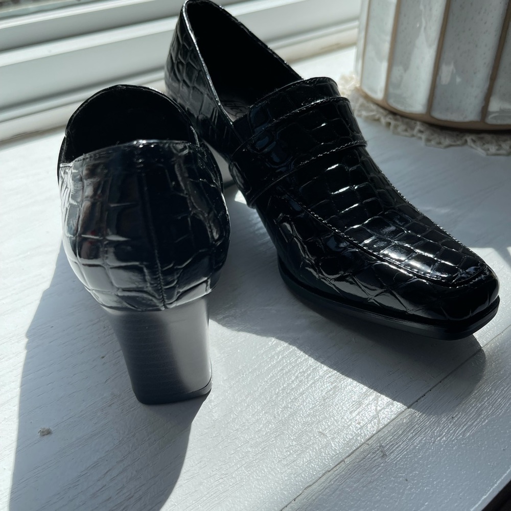Life Stride Faux Gator dress shoes